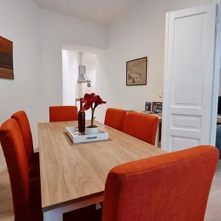 아파트 La Casa Dei Leoni